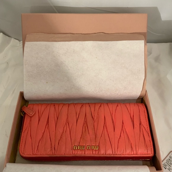 Miu Miu Wallet - Picture 1 of 7